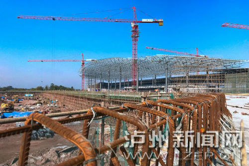 州云龍機(jī)場(chǎng)正全速推進(jìn)建設(shè)，確保7月1日前投入運(yùn)行。 瀘州日?qǐng)?bào)記者 牟科 攝3